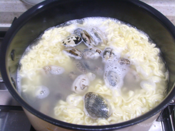 얼큰 시원 해물라면