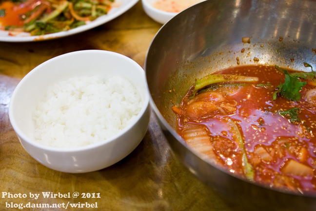 매콤한 비빔국수와 편육이 맛있는 그곳! 분당에서 이곳을 모르면 간첩!