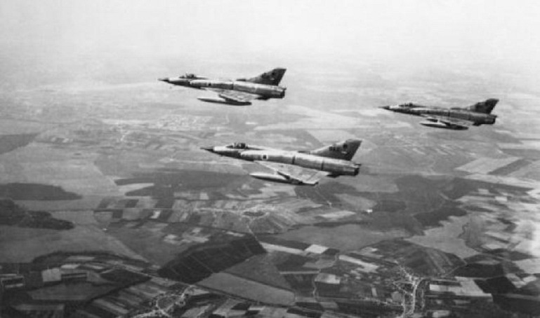 6일 전쟁 당시 이스라엘 공군의 보뚜르2N 전폭기- Six days War during Israeli Air Force Vautour2N Fighter-bomber