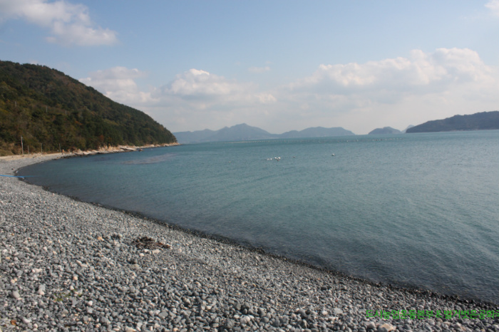 한산면 추봉도 봉암해수욕장과 겨울 텃밭