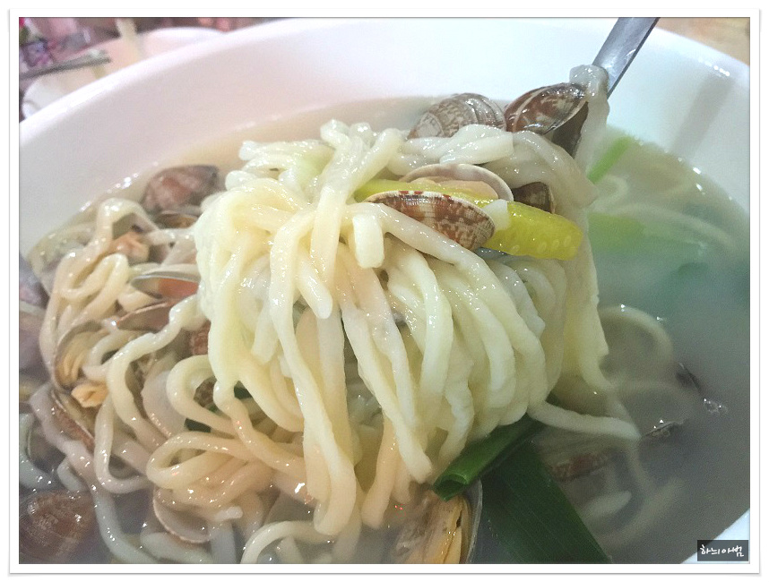 바지락칼국수 이미지