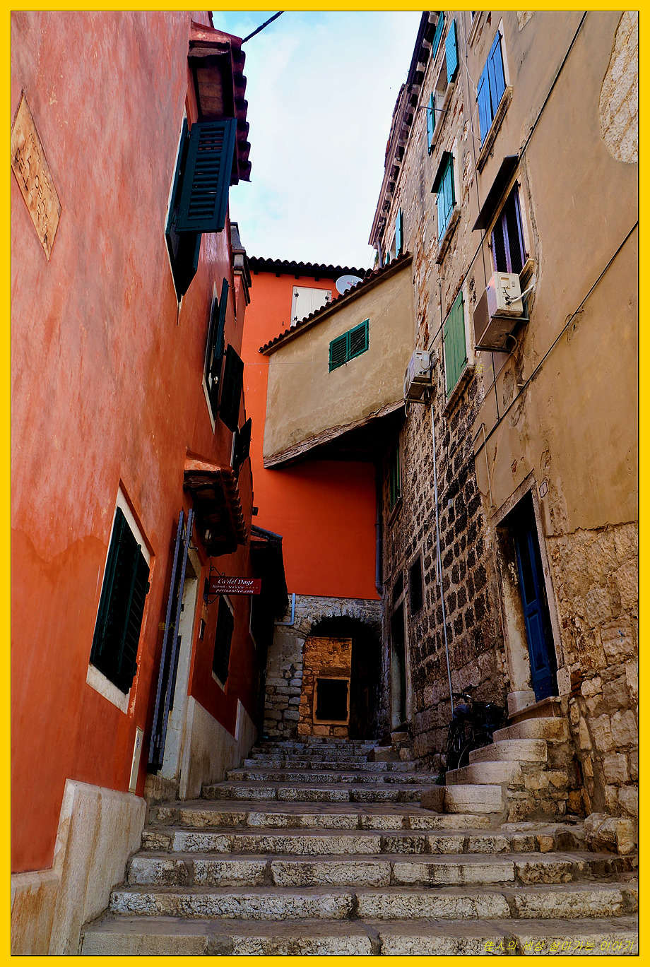 로비니에서는 길을 잃어도 좋습니다.