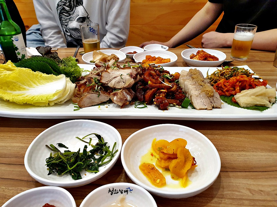 족발 모듬세트, 들깨칼국수, 청와칼국수