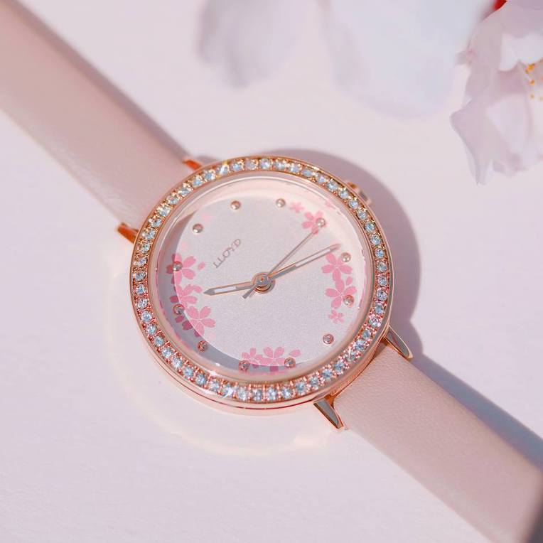 #로이드대학로점GO🎁 벚꽃 흩날리 듯, 대학로 벚꽃시계🌸 